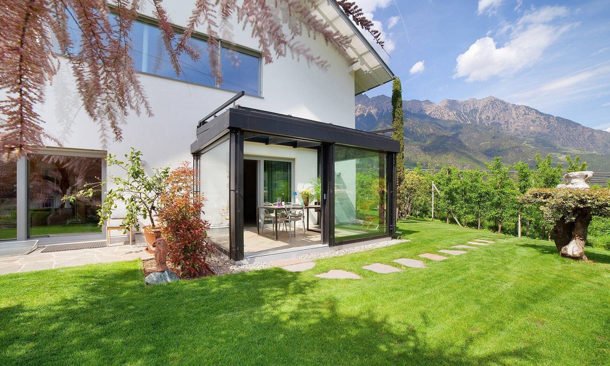 Parcines Apartment | Studio Apartment "Casa Sonngart" with Mountain View, Private Pool & Wi-Fi