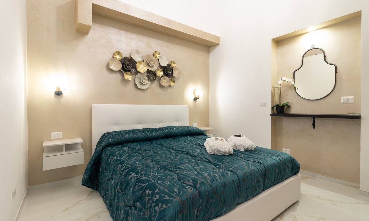 Municipio 2 Apartment | Studio Apartment 'Elettra' with Wi-Fi and Air Conditioning