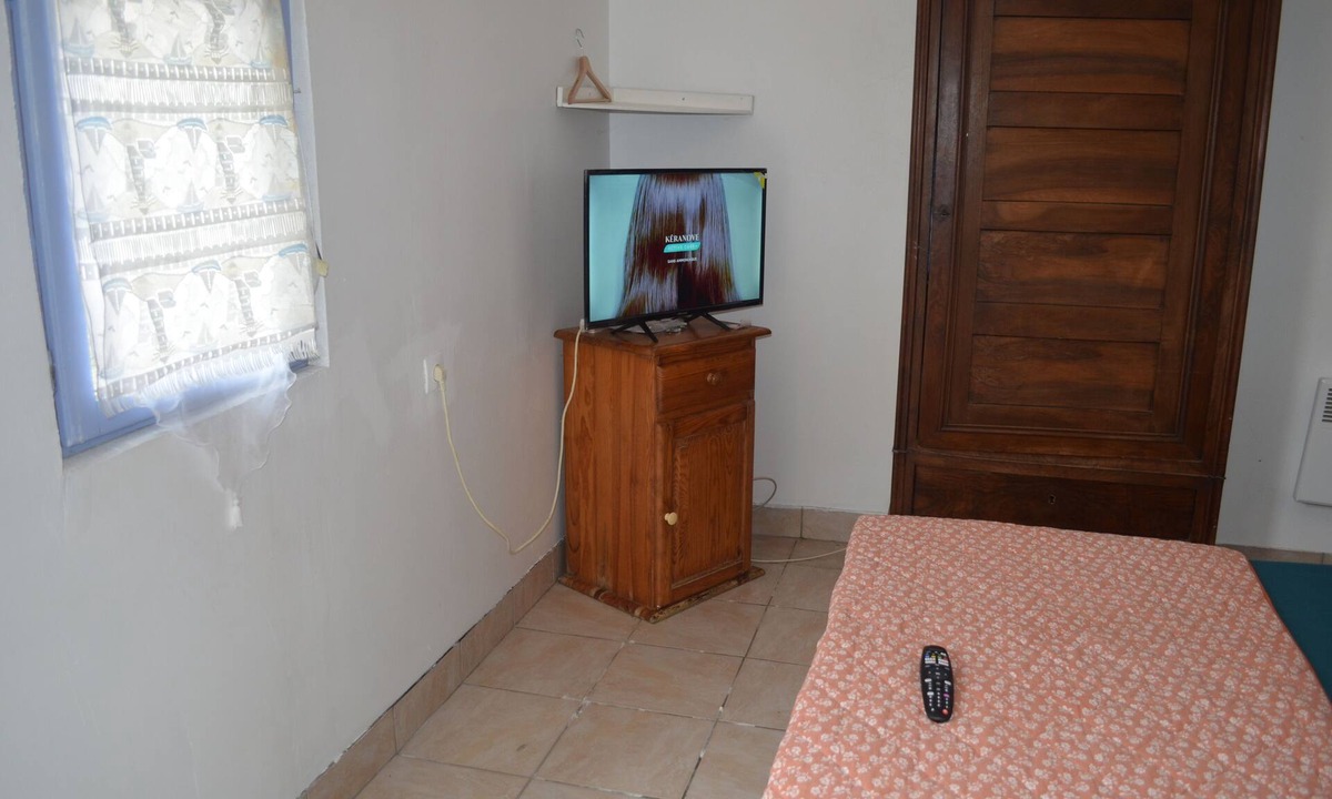Port Guillaume Apartment | Studio apartment in a historic house, 5 minutes from Port Guillaume—ideal for a couple
