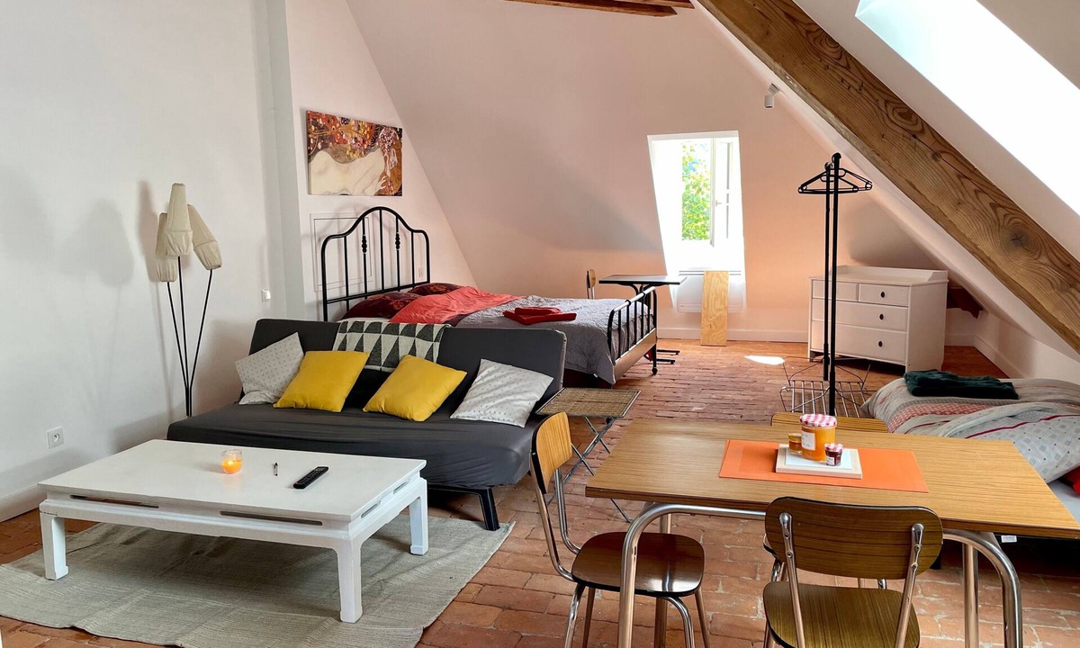 Allevard Apartment | Studio Apartment 'Hyper-Centre Villa Isabelle' with Mountain View and Wi-Fi