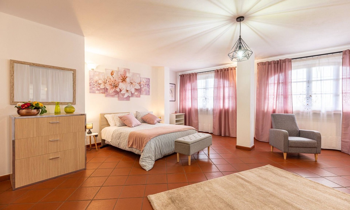 Sinalunga Apartment | Studio Apartment "Il Colle dei Frati" with Private Terrace & Wi-Fi