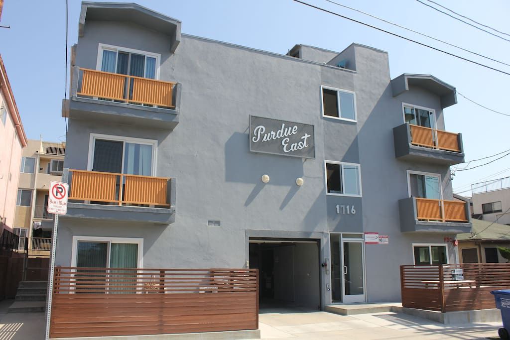West Los Angeles Apartment | Studio Apartment in Sawtelle by Just Bring Your Toothbrush