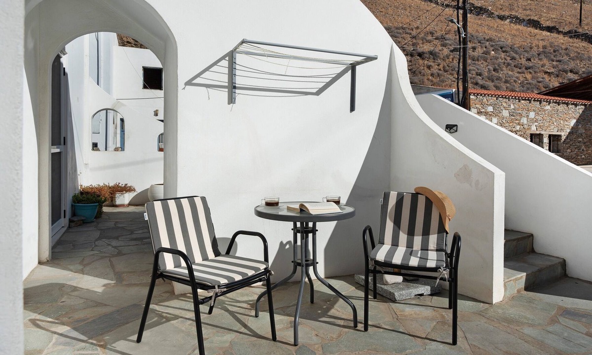 Merichas Apartment | Studio Apartment 'Merichas 7 Irida' with Mountain View, Wi-Fi and Air Conditioning