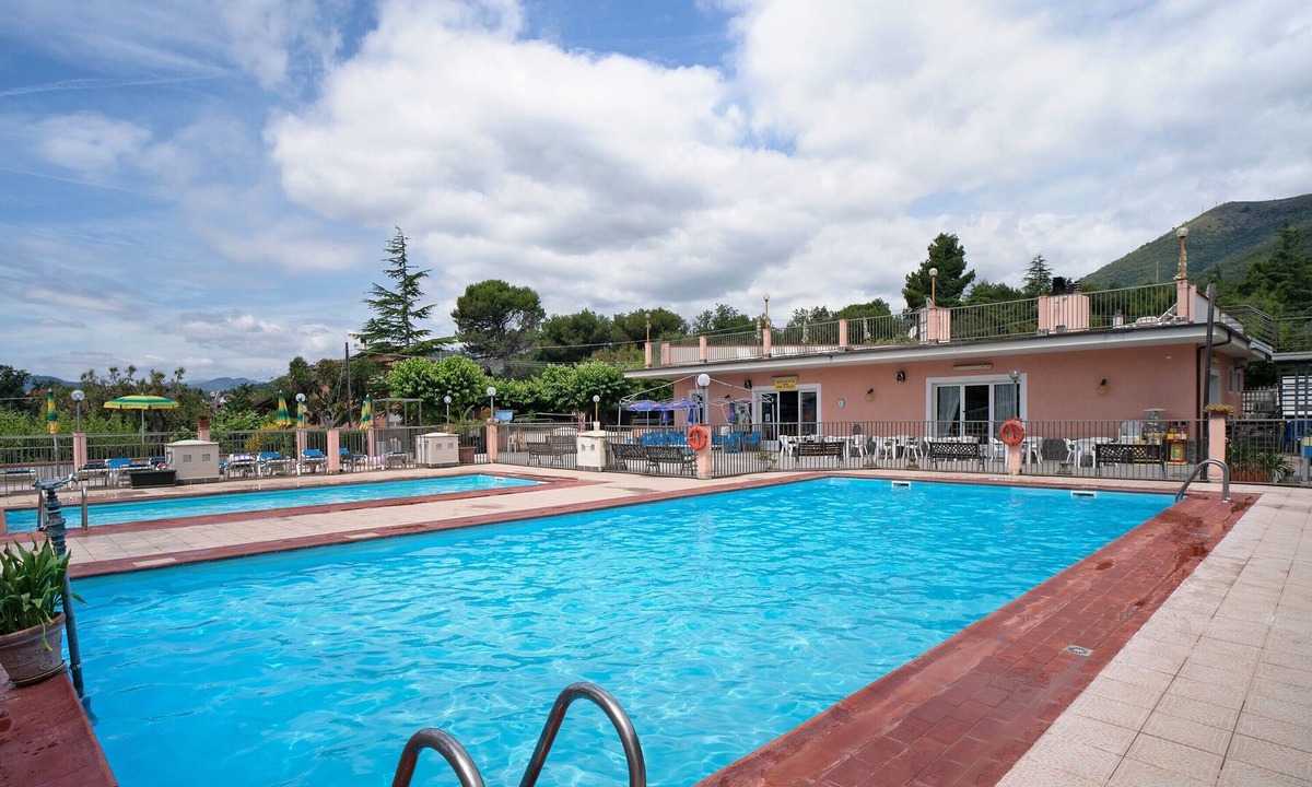 Piamboschi Apartment | Studio Apartment "Monolocale Con Soppalco 43" with Shared Pool, Private Terrace & Wi-Fi
