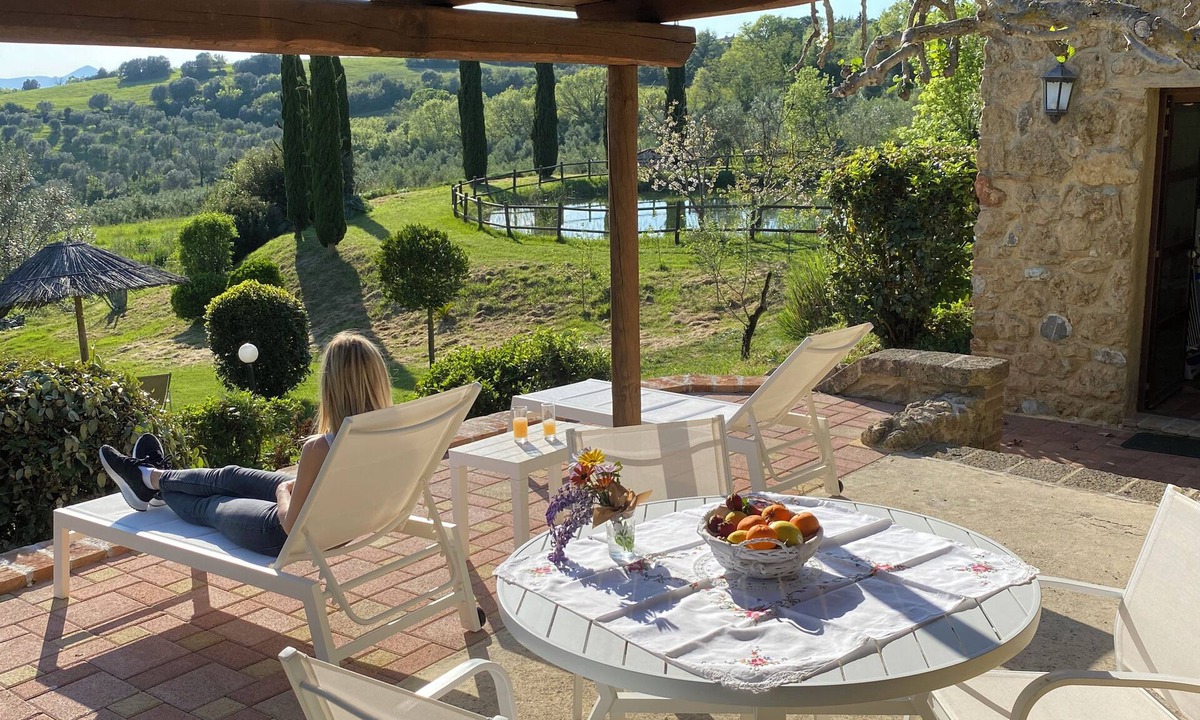 Pomarance Apartment | Studio apartment near the pool - L'Olmo