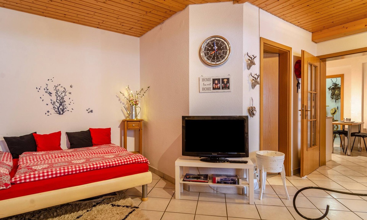 Triberg im Schwarzwald Apartment | Studio Apartment 'Schwarzwald Nescht Triberg' with Mountain View, Shared Terrace & Wi-Fi