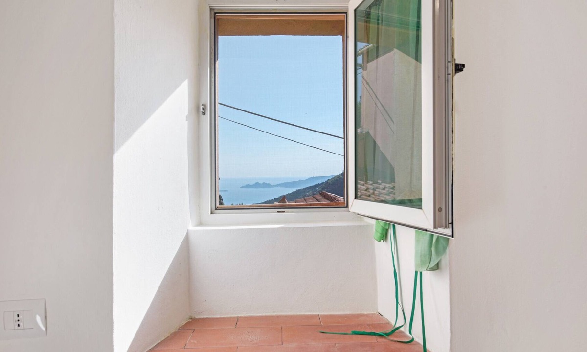 Zoagli Apartment | Studio Apartment 'Tavernetta in Campagna' with Sea View, Shared Terrace and Shared Garden