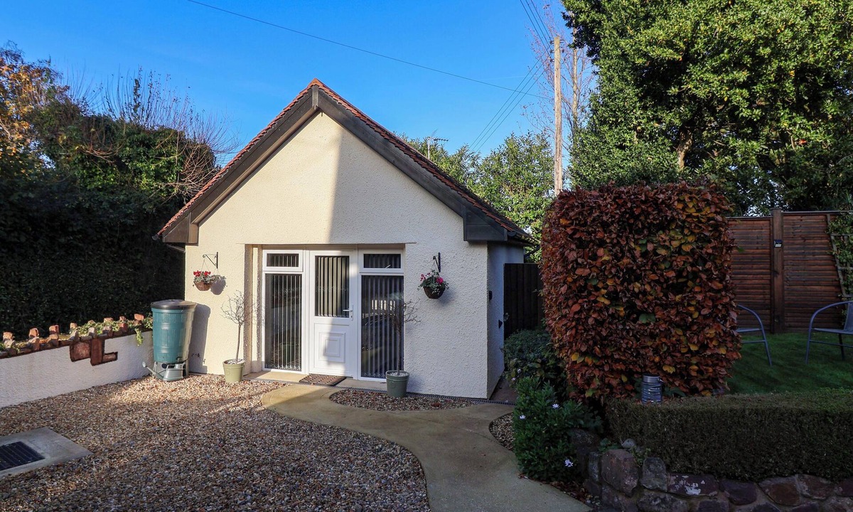 Alcombe Cottage | STUDIO APARTMENT, with a garden in Minehead