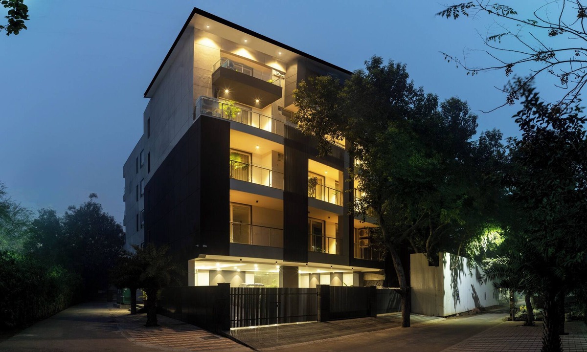 Gurugram Bed & Breakfast | Studio apartment with balcony near Galleria market