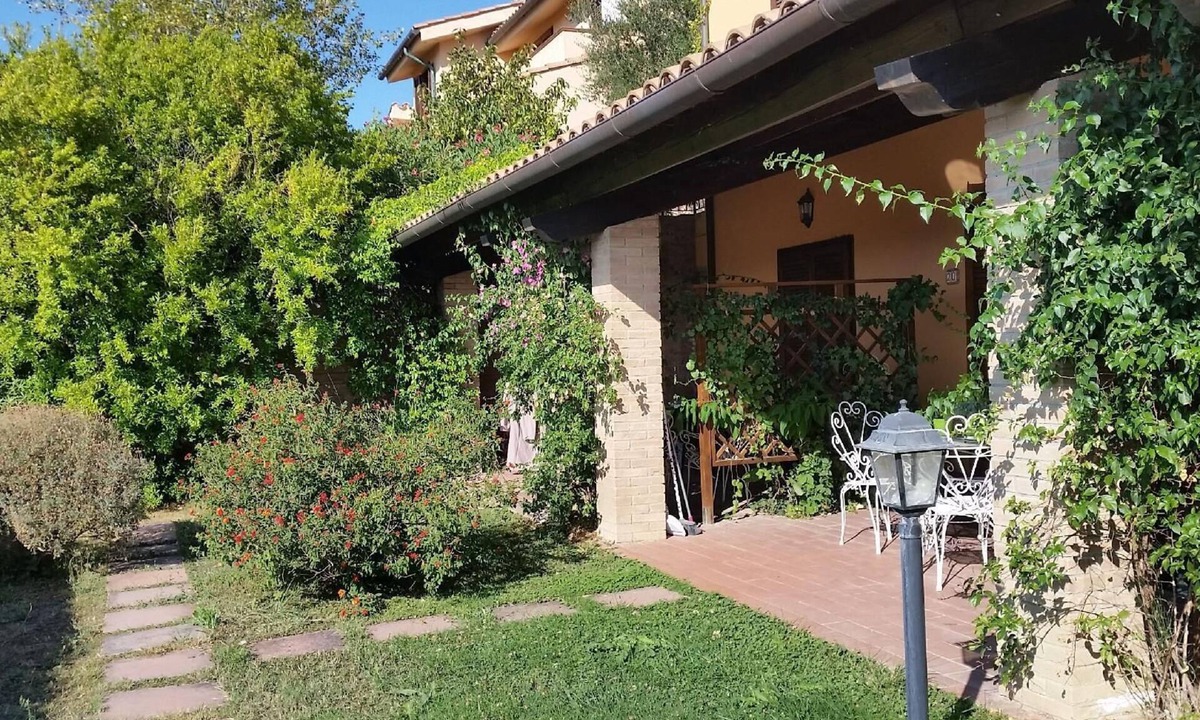 Pomaia Apartment | Studio apartment with private garden and panoramic view