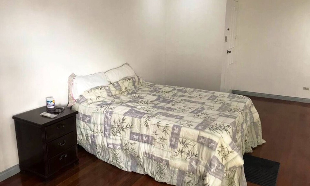 Molo Apartment | Studio Apartment with Queen Size Bed