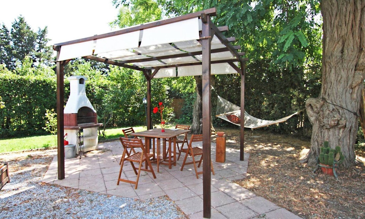 Campiglia Marittima Apartment | Studio 'Appartamento Stelle' with Shared Pool, Shared Garden and Wi-Fi
