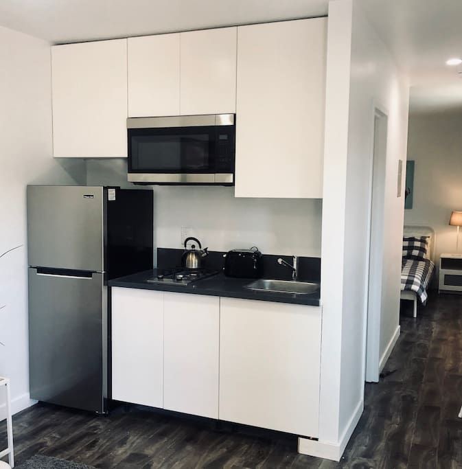 West Los Angeles Apartment | Studio Apt in West LA by Just Bring Your Toothbrush