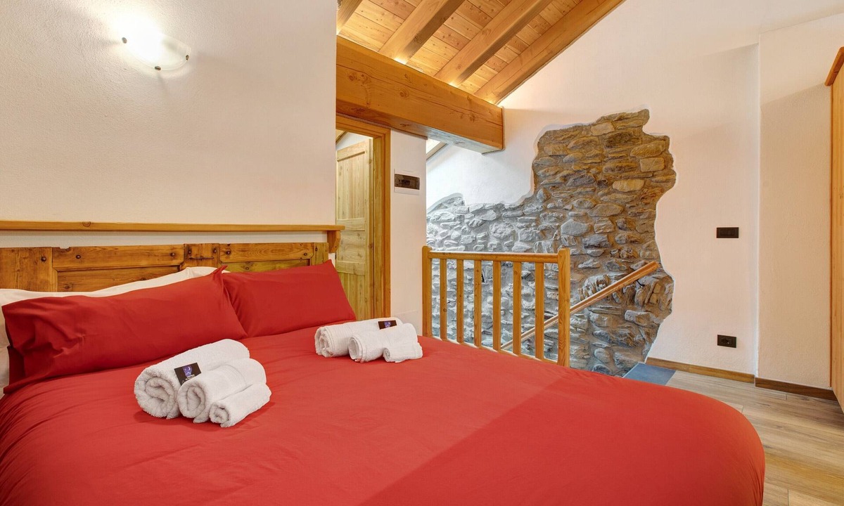 Saint-Rhemy-en-Bosses Apartment | Studio 'Aux Pieds Du Malatra' 1 with Mountain View