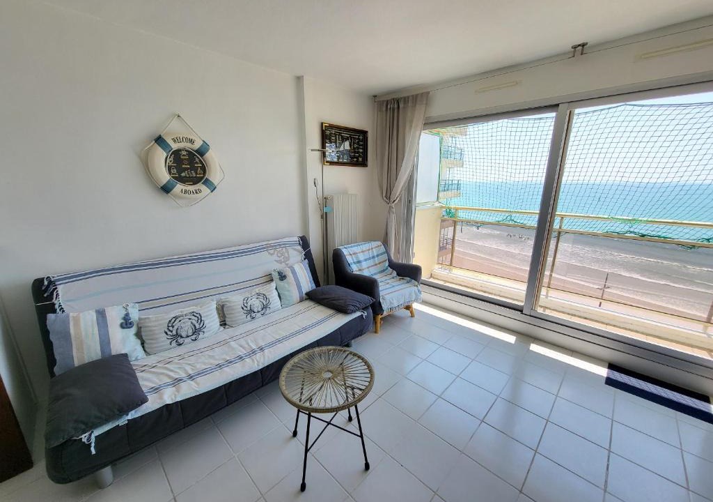 Les Sables d'Olonne Apartment | Studio avec balcon face mer, parking et proche centre, aux Sables-d'Olonne - FR-1-92-774