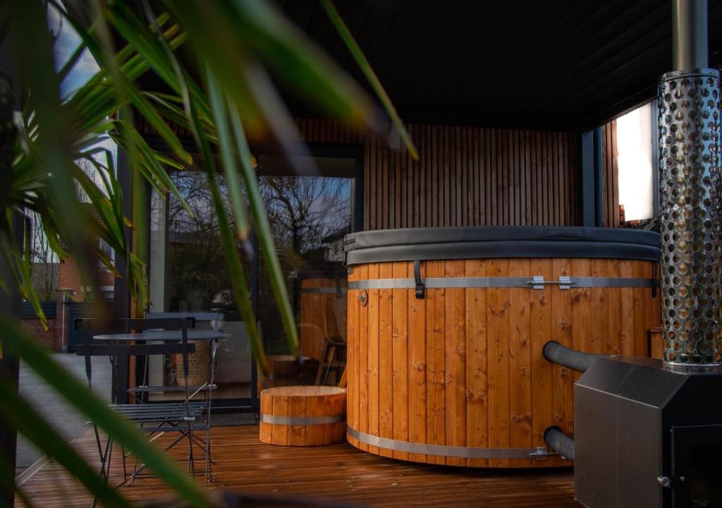 Lestrem Apartment | studio Avec piscine et Spa Privatif Extérieur 4 personnes