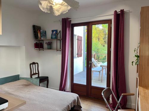 Arcangues Apartment | Studio avec terrasse 10mn gare Biarritz, le camino Frances