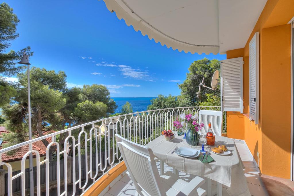 Cap d'Ail Apartment | Studio Azur - Happy Rentals