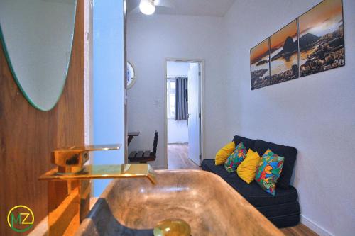 Leme Apartment | Studio besides the Beach at Leme