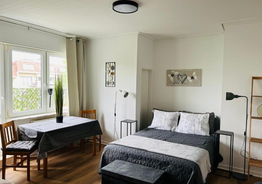 Ganshoren Apartment | Studio Brussels Expo