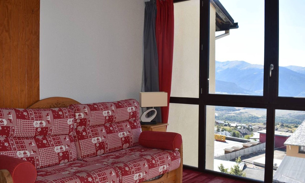 Font-Romeu-Odeillo-Via Apartment | Studio Cabin in Center, Direct Ski Access, WIFI, Parking