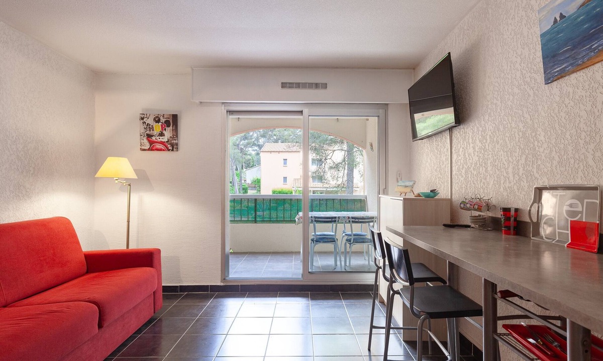 Saint-Mandrier-sur-Mer Apartment | Studio 'Chez Alain Et Martine' with Private Terrace