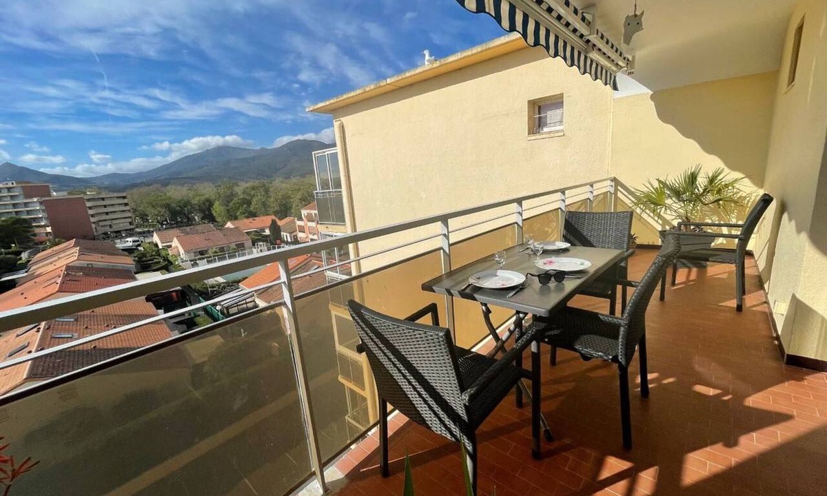 Argeles Plage Apartment | Studio Cabin 4 pers, near beach, AC, parking, pets allowed