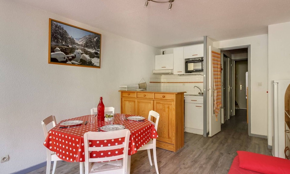 Bareges Apartment | Studio cabin 6 pers, mountain ideal, elevator, ski, parking, pets allowed