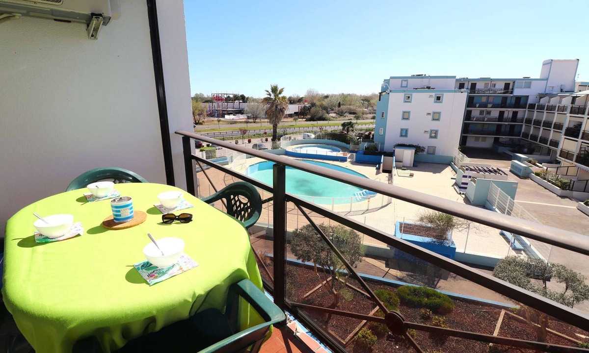 Le Grau-Du-Roi Apartment | Studio cabin swimming pool parking air conditioning