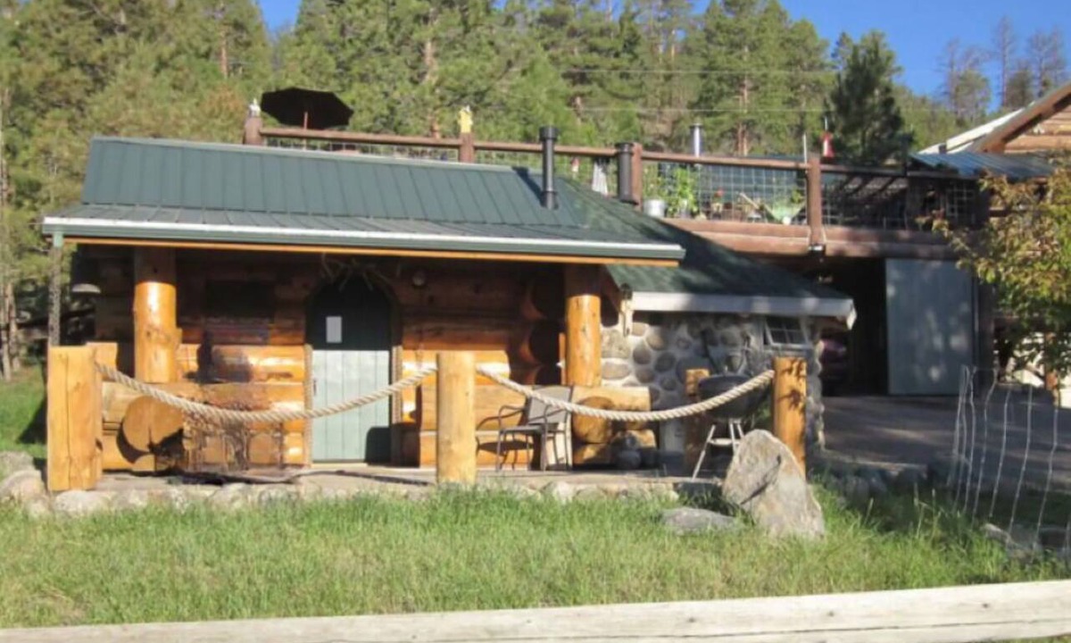 Helena Cabin | Studio Cabin with Big Canyon Ferry Lake Views
