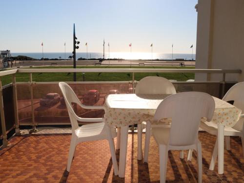 Biscarrosse Plage Apartment | Studio cabine 4 pers. à Biscarrosse Plage, face océan, ménage inclu - FR-1-319-218