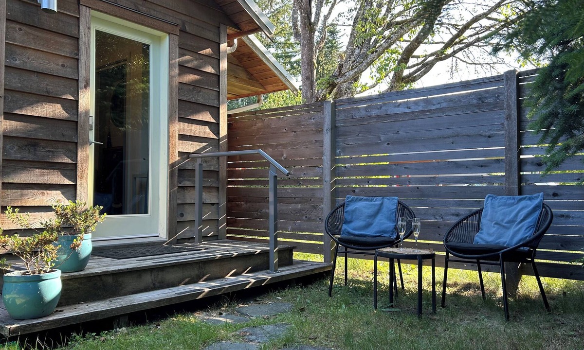 Duncan Cottage | Studio Cedar Guest Cottage
