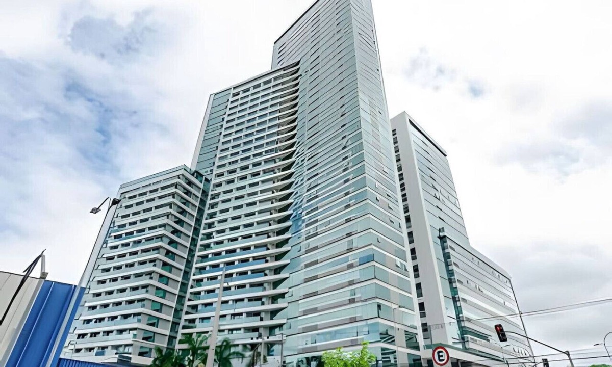 Reboucas Apartment | Studio Central no Prédio 7Th Avenue, com ar e vaga