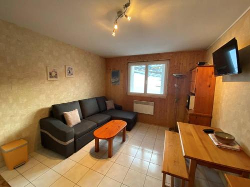 Arette Apartment | Studio chaleureux 4 pers, La Pierre St Martin - parking gratuit, casier à skis, proche pistes - FR-1-602-72