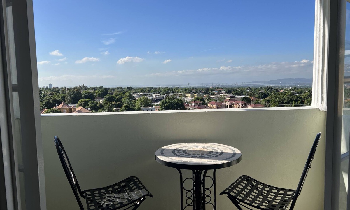 Constant Spring Hotel | Studio Chateau - Manor Park, Kingston 8