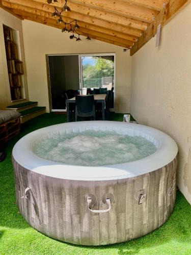 Saint-Didier Apartment | Studio climatisé et tout équipé