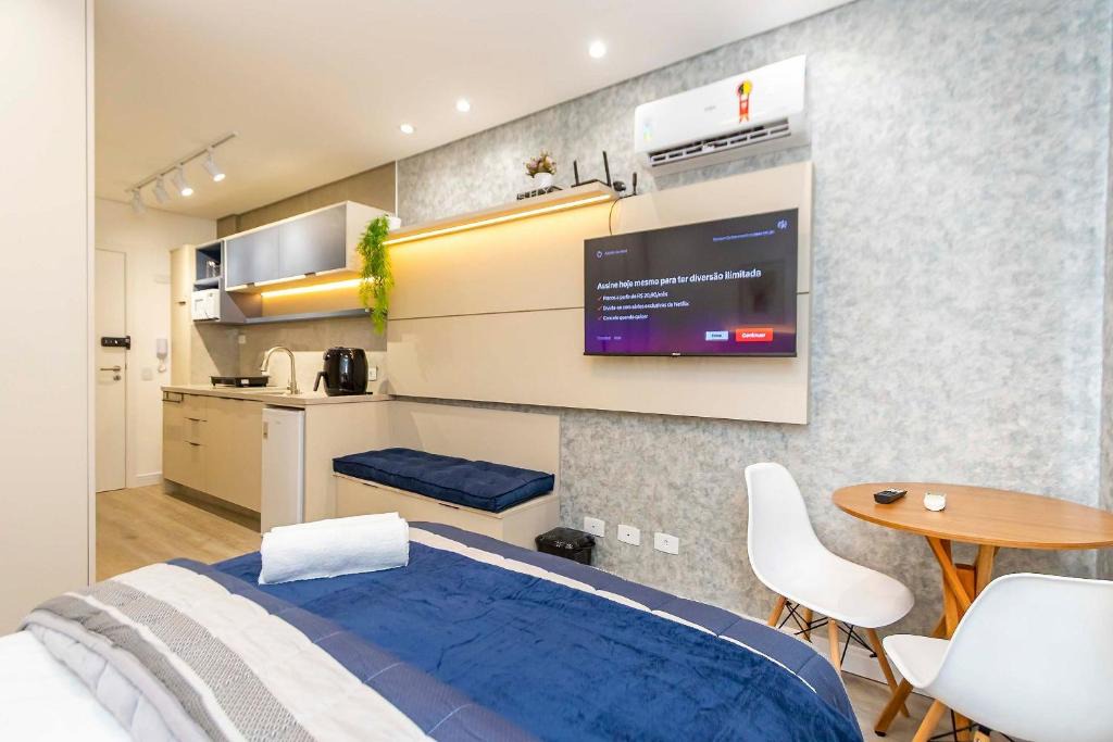 Cristo Rei Apartment | Studio Completo para 3 pessoas com A/C - EIX0302
