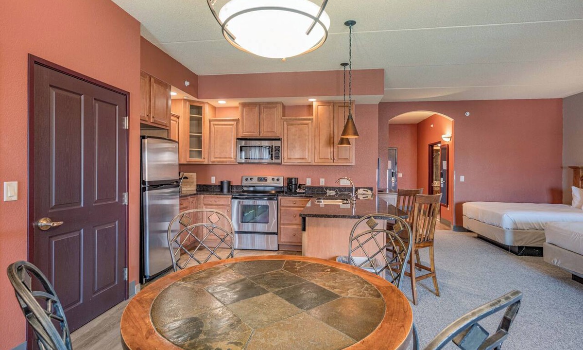 Wisconsin Dells Condo | Studio Condo - 3 Beds - Waterpark ALWAYS INCLUDED; Dog Friendly Resort!