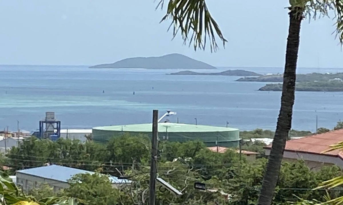 Orange Grove Apartment | Studio, Condo, Buck Island View located at Long Reef Condos.