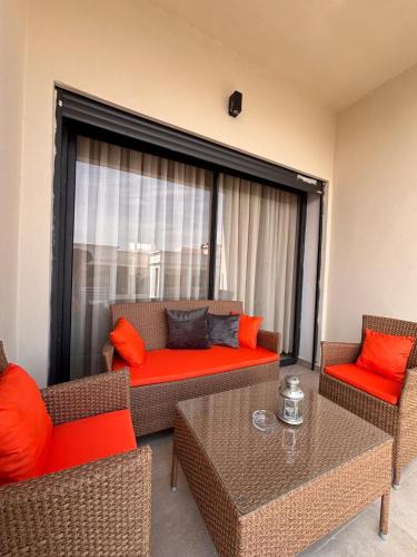Cherrat Apartment | Studio confort bouznika-piscine &wifi