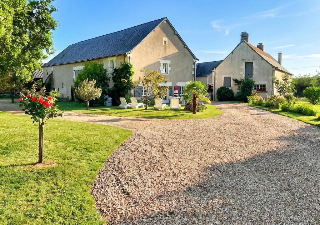 Thilouze Apartment | Studio confortable à Thilouze de 55 m² avec jardin privatif