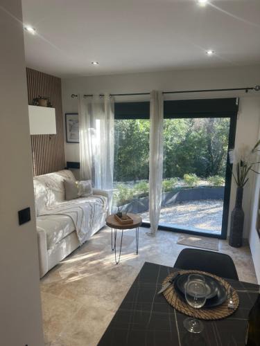 Vers-Pont-du-Gard Apartment | Studio cosy près du Pont du Gard