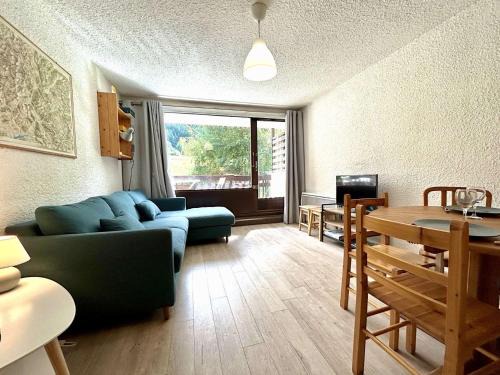 La Salle-les-Alpes Apartment | Studio cosy proche télécabine Fréjus, 4 pers, piscine et parking, La Salle-les-Alpes - FR-1-330F-104