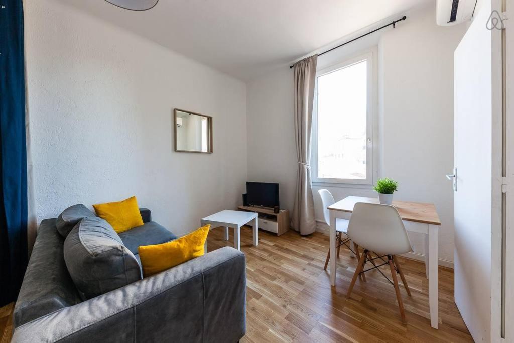 Notre-Dame du Mont Apartment | Studio Cours Julien