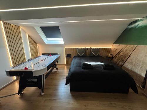 Ensival House | Studio détente, sdb privative, billard, air soccer, clim