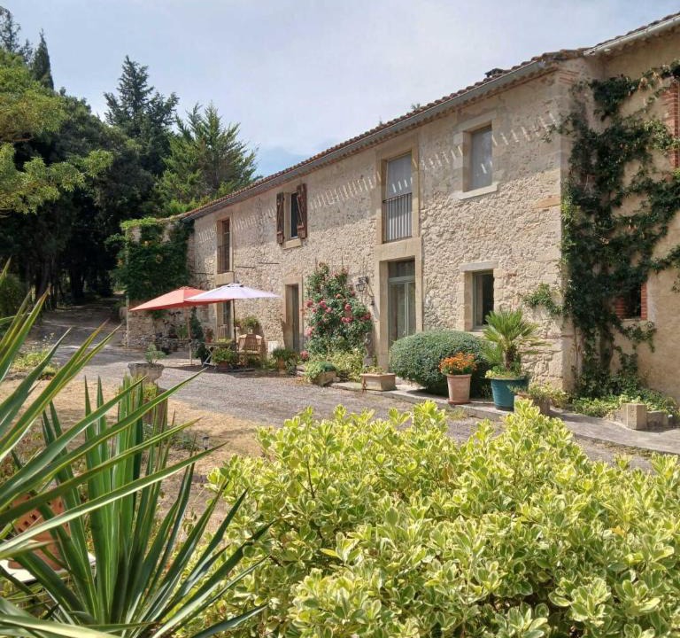 Hounoux Apartment | Studio dans terrain de 30he