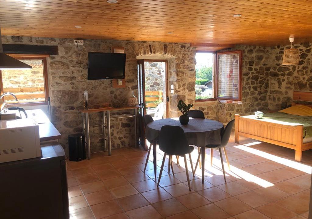 Vernosc-les-Annonay Apartment | Studio de la Voute