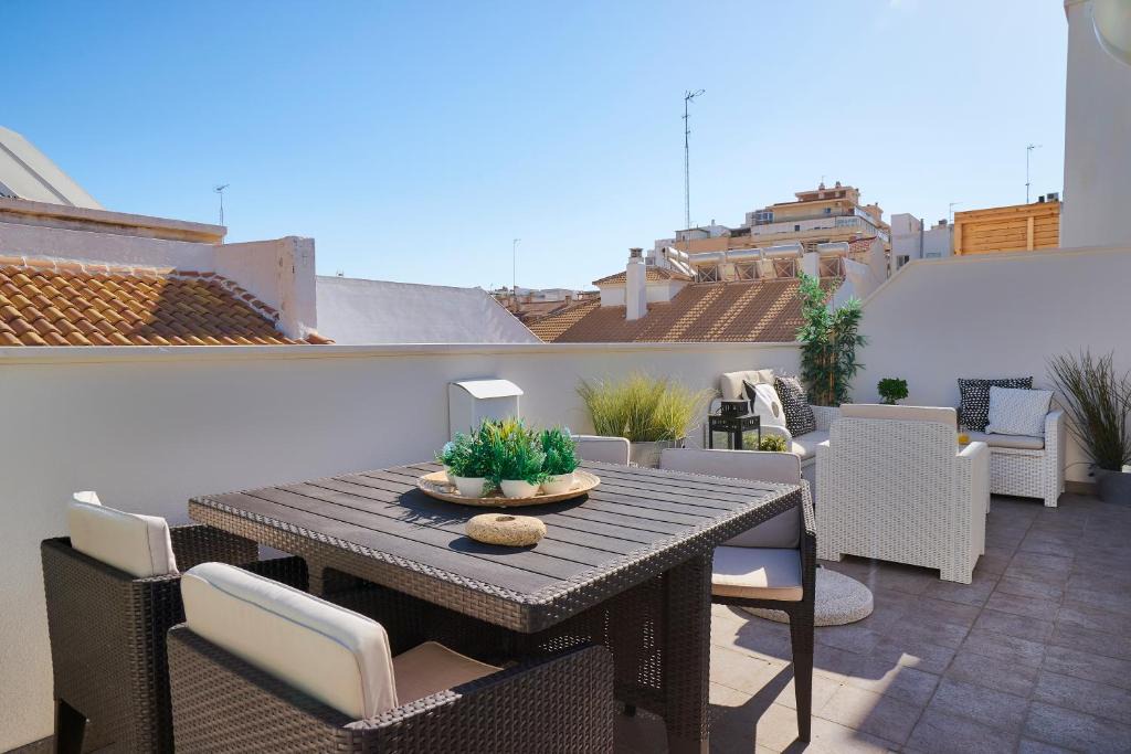 Perchel Sur Apartment | Studio Deluxe with Shared Roof Terrace