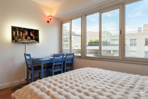 Saint-Lambert Apartment | Studio design vintage Paris 15ème piscine dans la résidence - proche métro