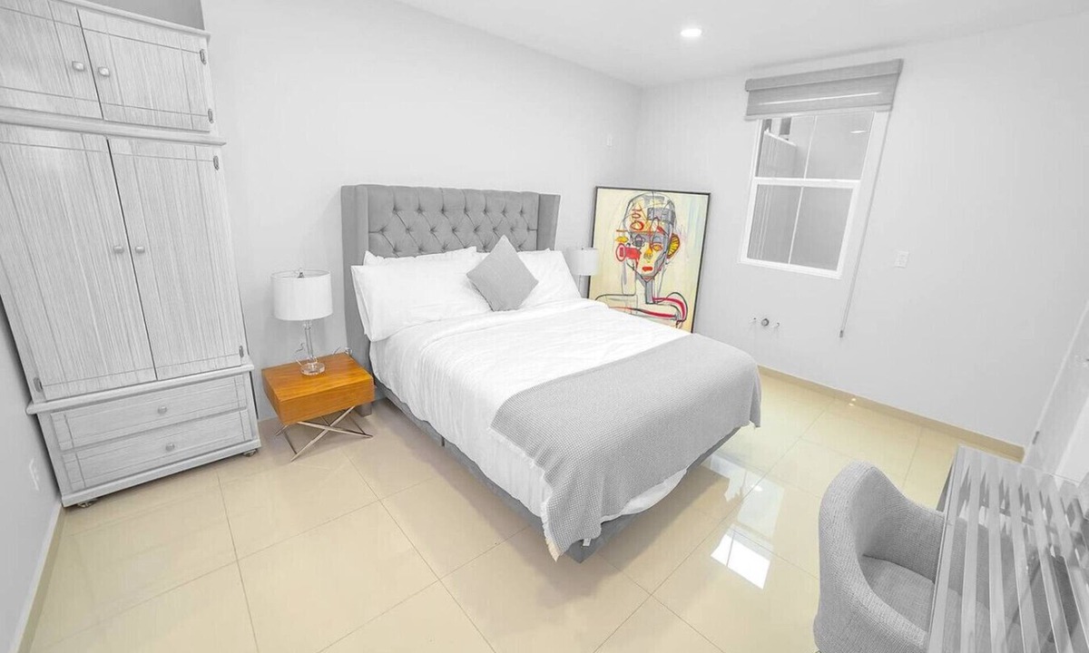 Zona Rio Bed & Breakfast | Studio+Desk+QueenBed in Tijua Near USborder
